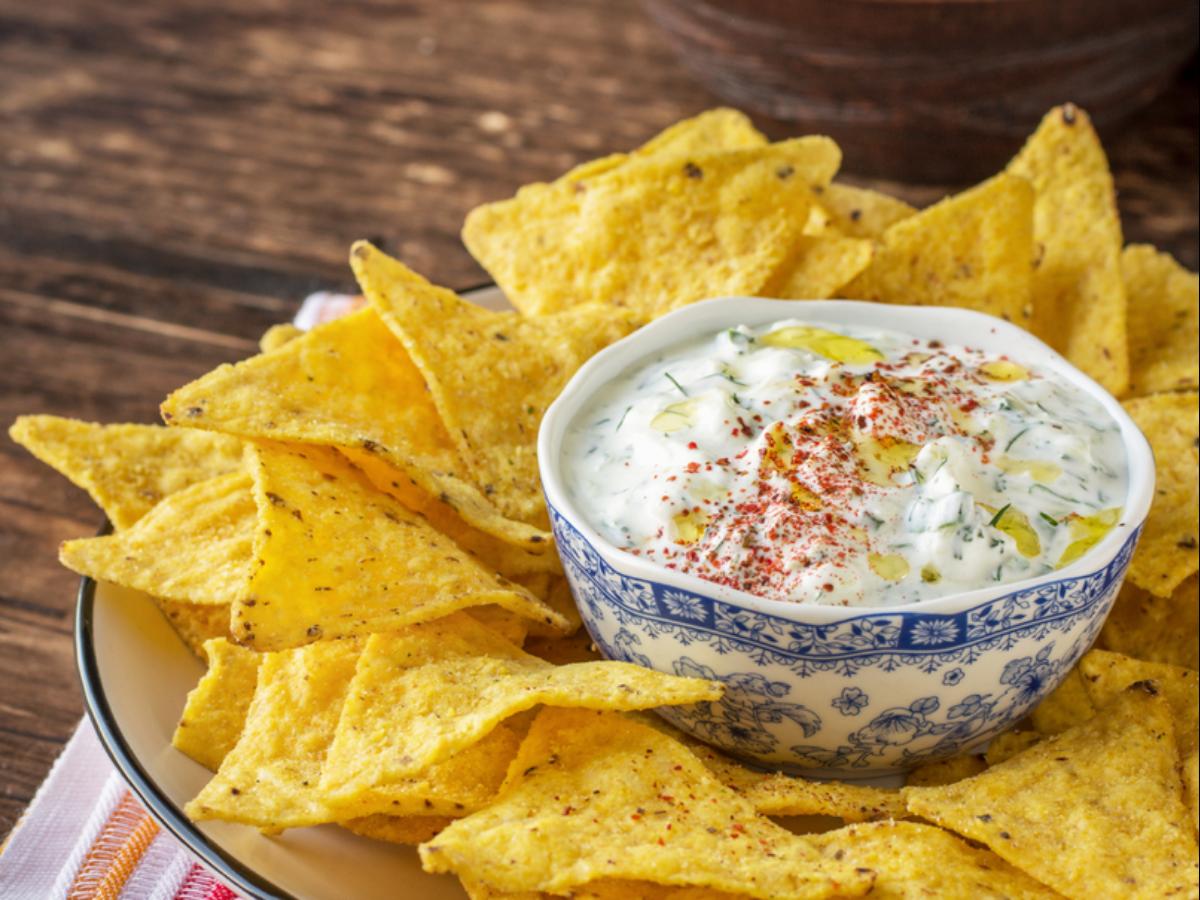 Healthy Recipes: Warm Tortilla Chips with Spicy Cheese Dip Recipe
