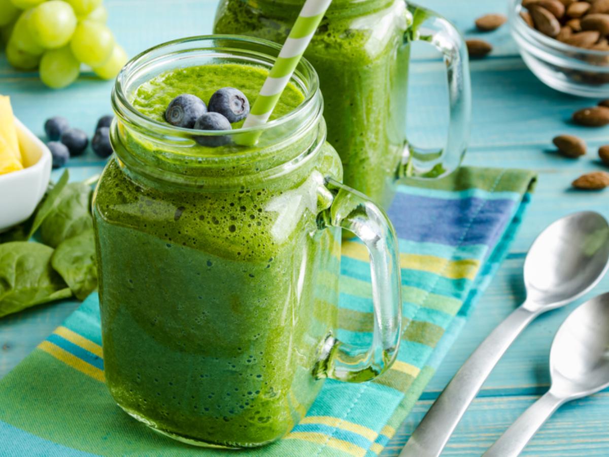 Blueberry, Spinach, and Yolk Protein Smoothie Healthy Recipe