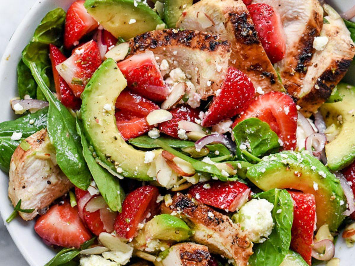 Chicken, Spinach, and Strawberry Salad Healthy Recipe