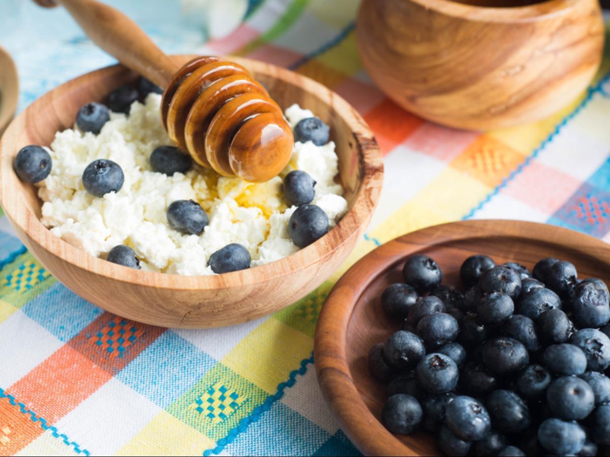 Cottage Cheese with Blueberries and Honey Healthy Recipe