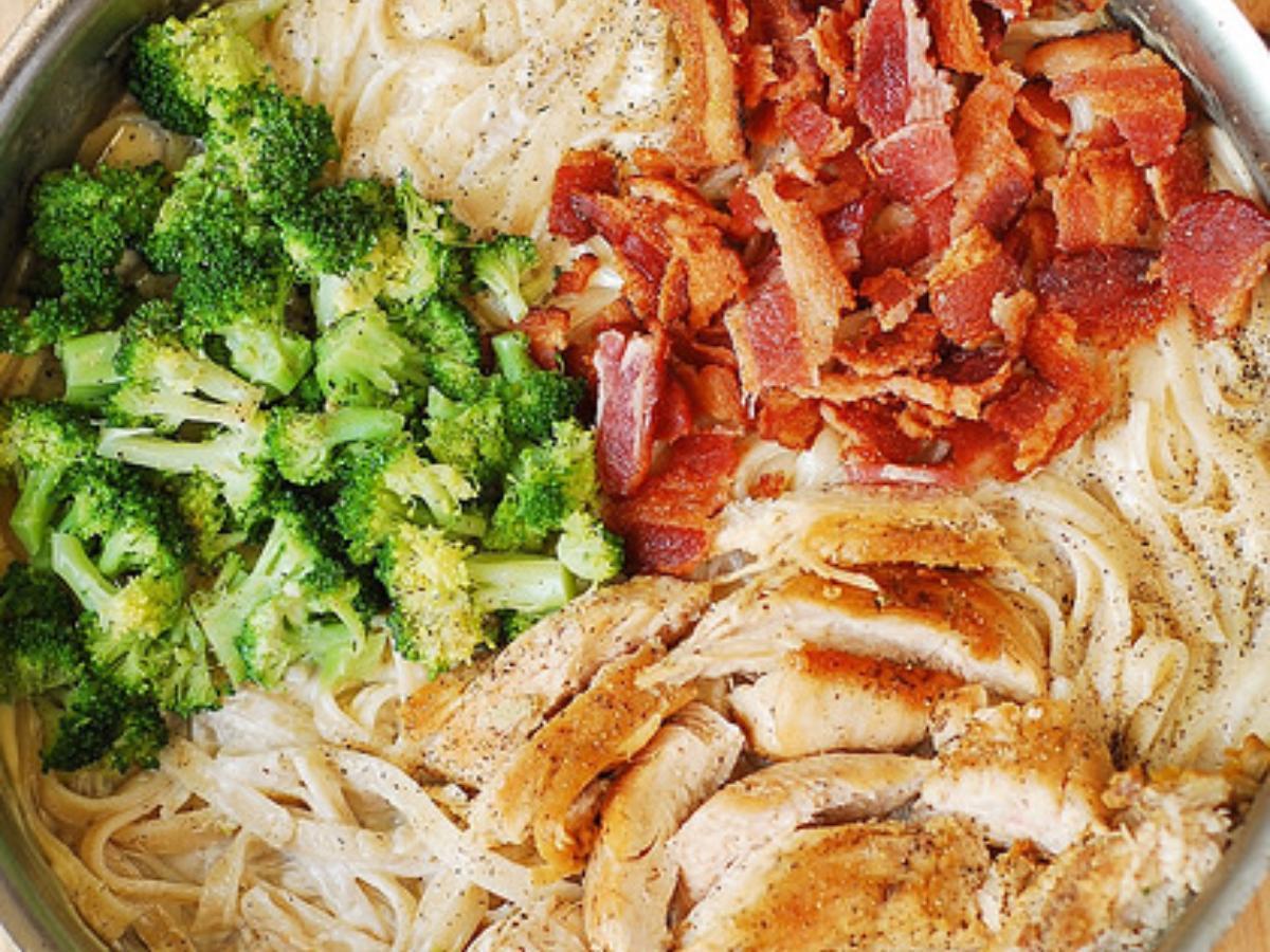 Creamy Broccoli, Chicken, and Bacon Pasta Healthy Recipe