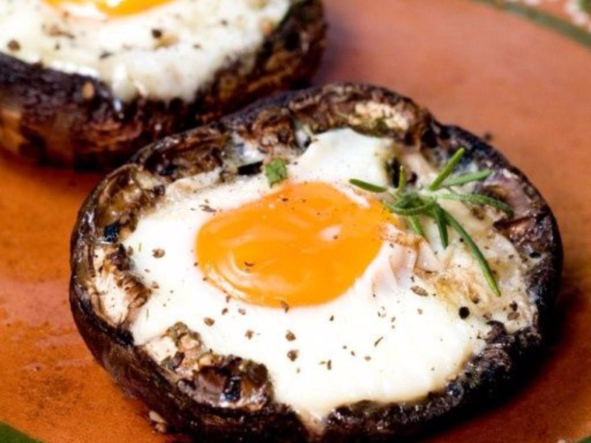 Eggs Baked in Portobello Mushrooms Healthy Recipe