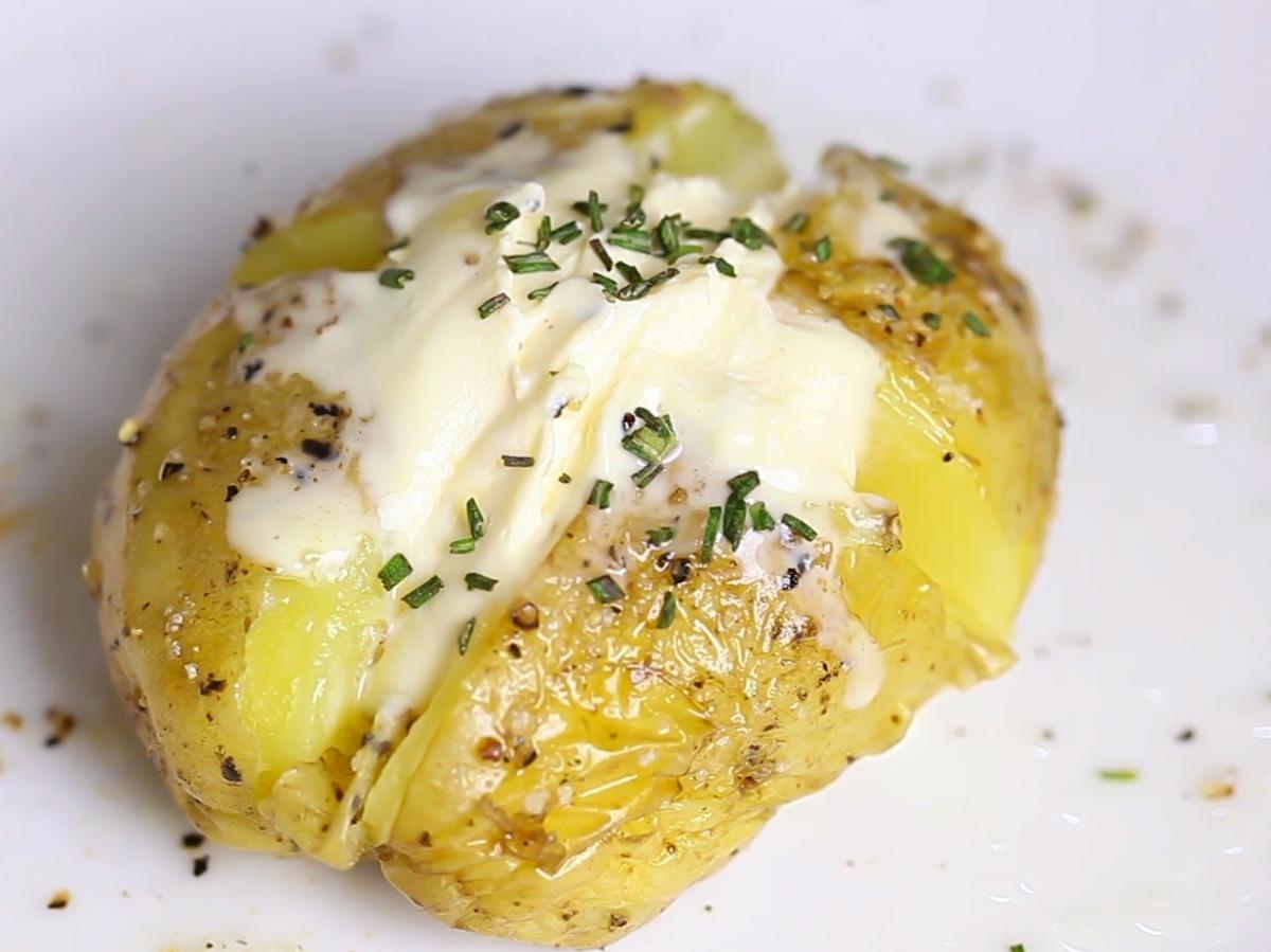 Microwave Sour Cream Baked Potato Healthy Recipe