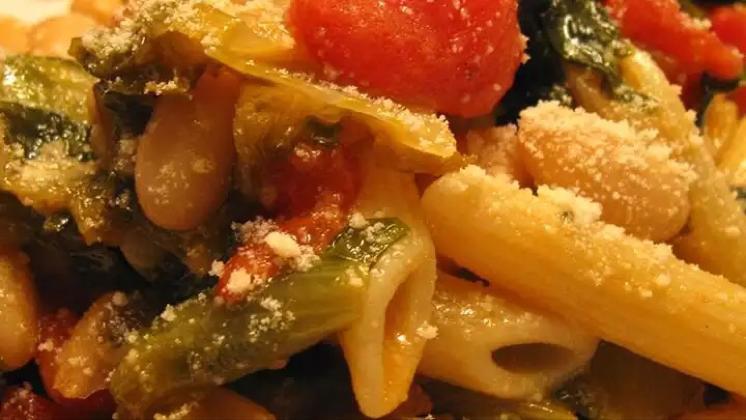 Penne Pasta with Cannellini Beans and Escarole Healthy Recipe