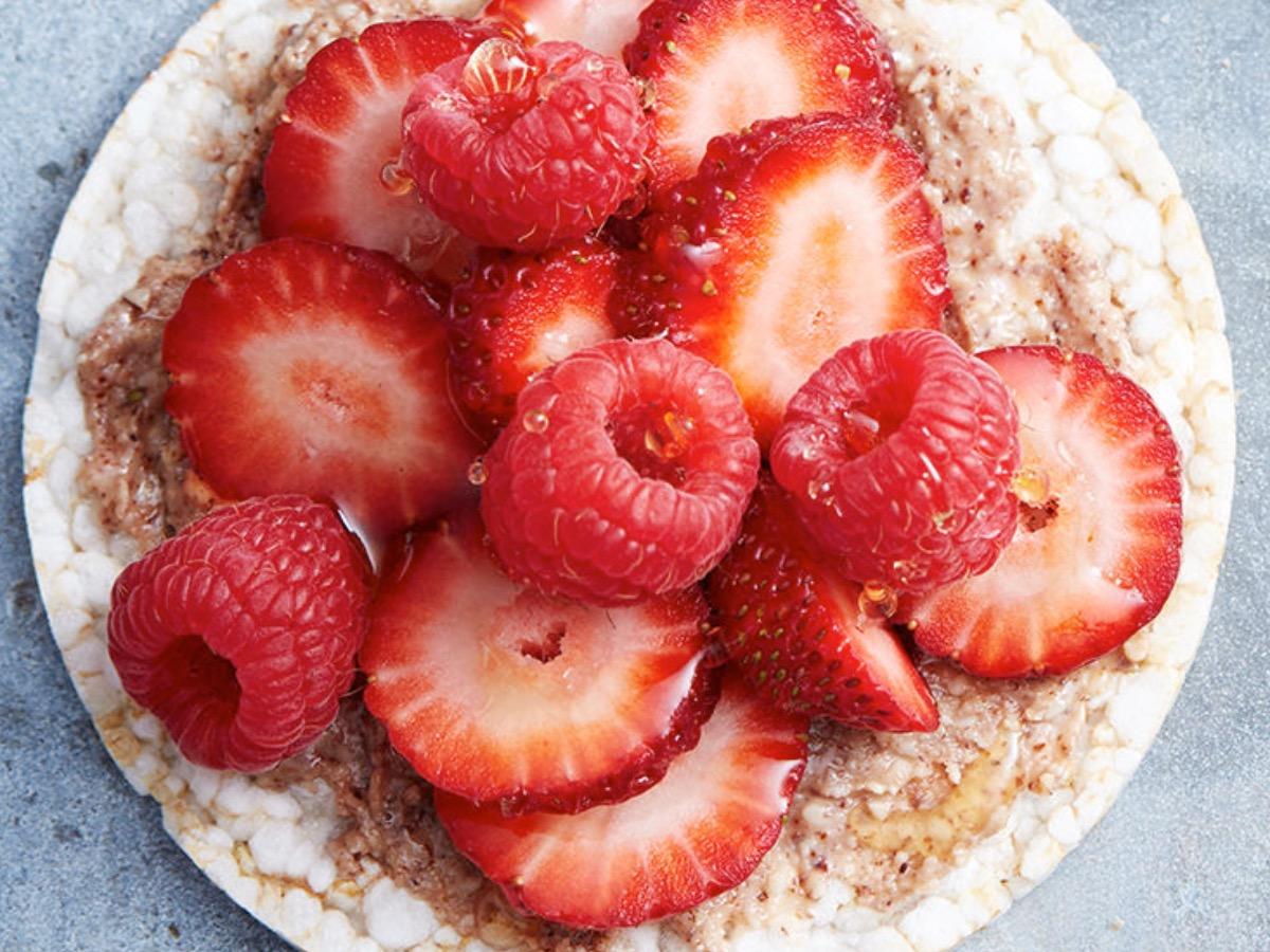 Rice Cake with Strawberries and Honey Healthy Recipe