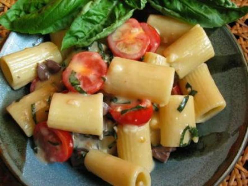 Rigatoni with Brie, Grape Tomatoes, Olives, and Basil Healthy Recipe