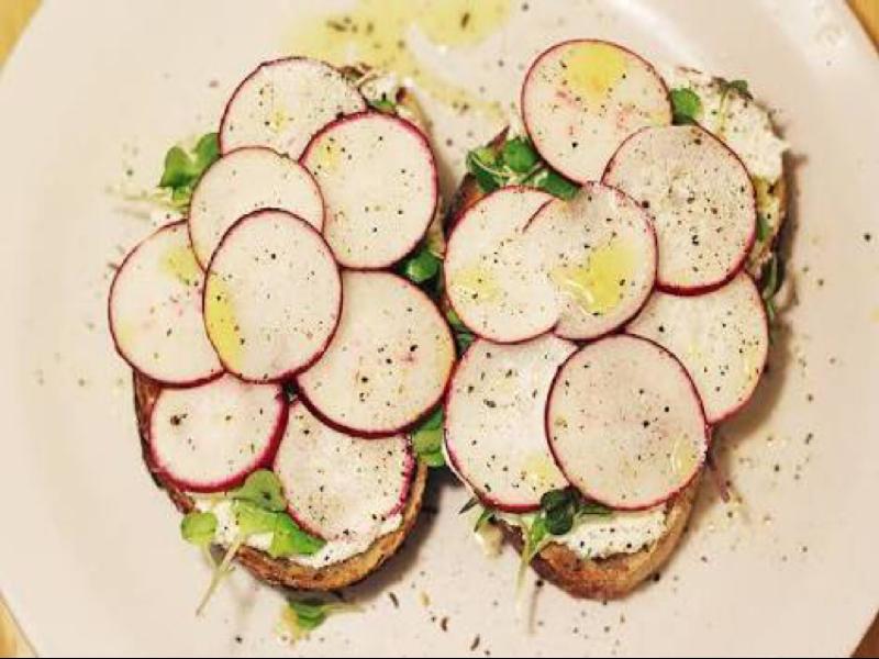 Rye Crackers with Herbed Cream Cheese & Radishes Healthy Recipe