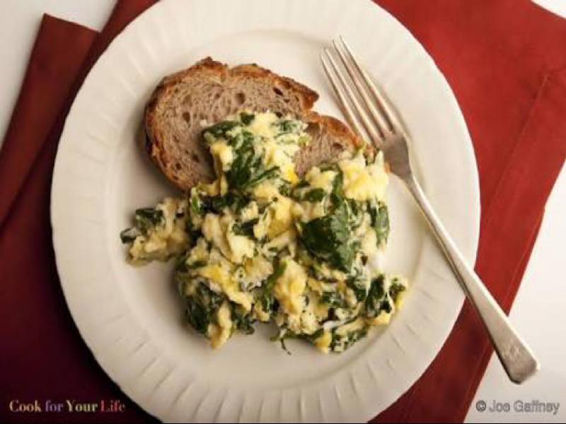 Scrambled Eggs with Spinach and Ricotta Healthy Recipe