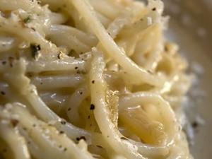 Spaghetti with olive oil and garlic sauce Healthy Recipe