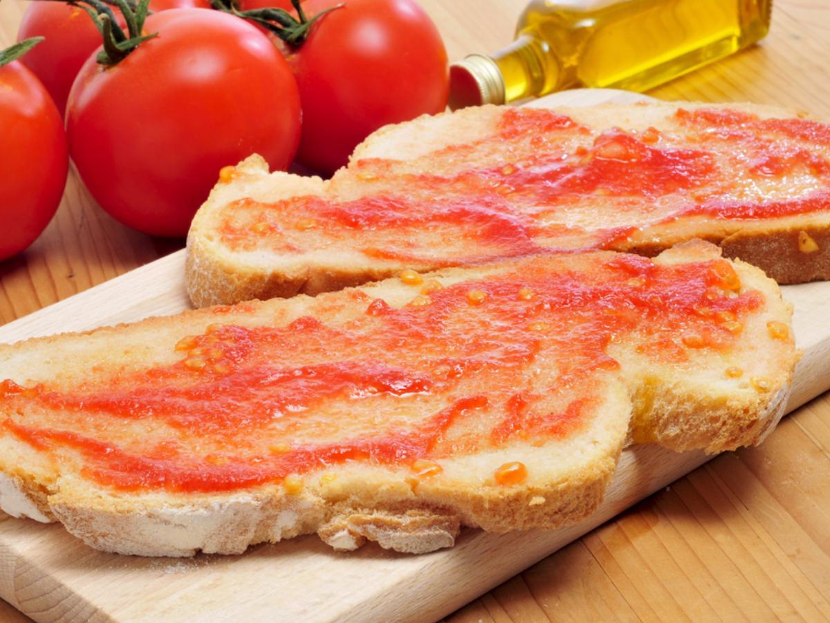 Spanish-style Toast with Tomato (Pan con tomate) Healthy Recipe