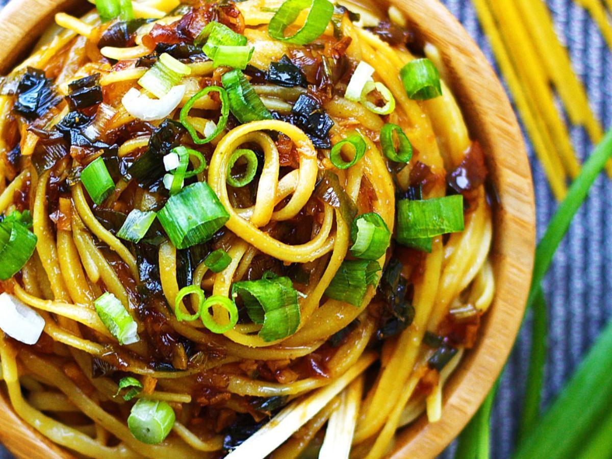 Sticky Garlic Noodles Healthy Recipe