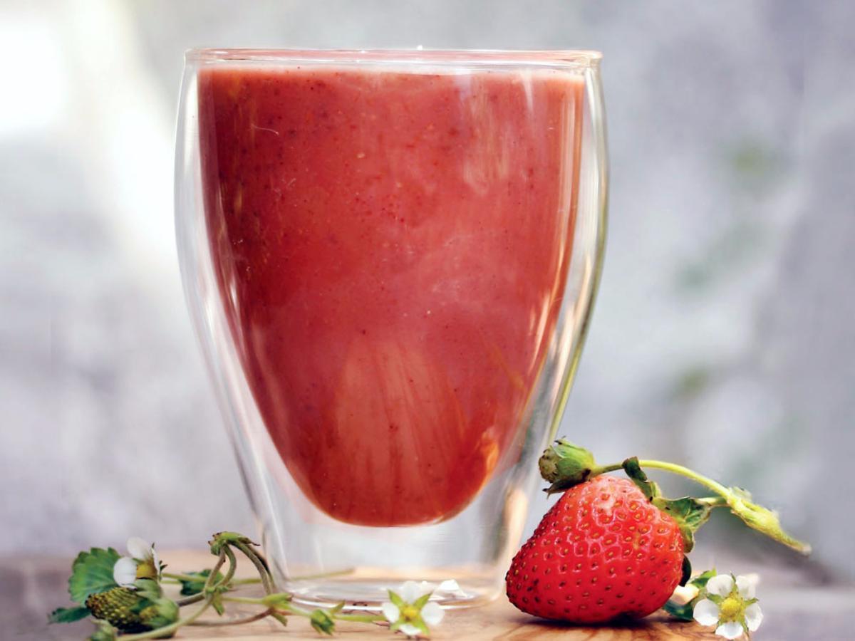 Strawberry Chamomile Smoothies Healthy Recipe