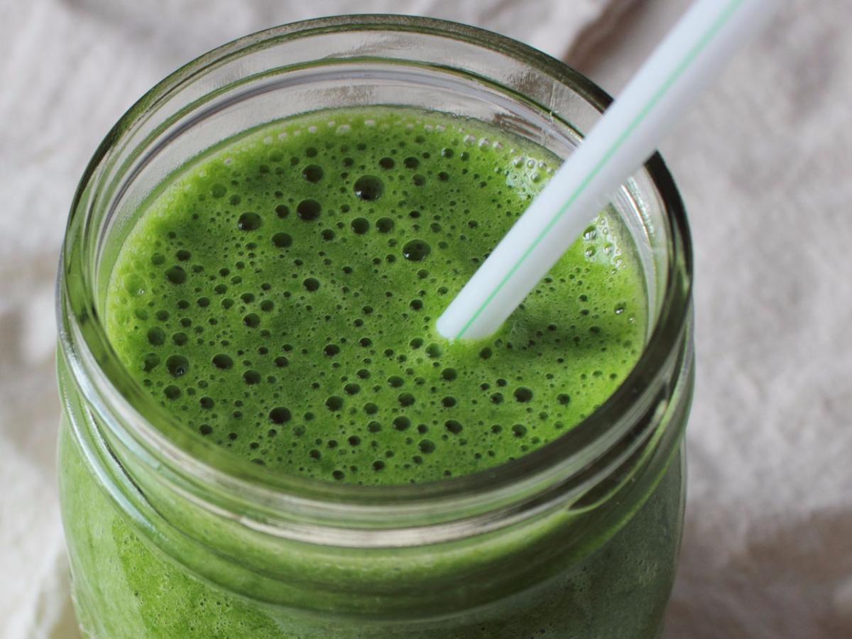 The “Fill-Me-Up-Until-Lunch” Alkaline Smoothie Healthy Recipe