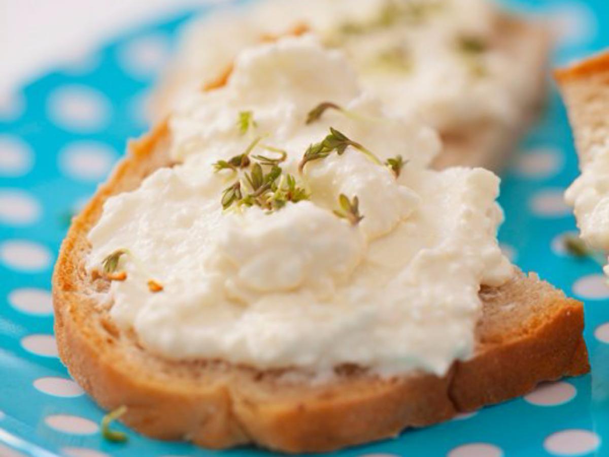 Toast with Pureed Coconut Cottage Cheese Healthy Recipe