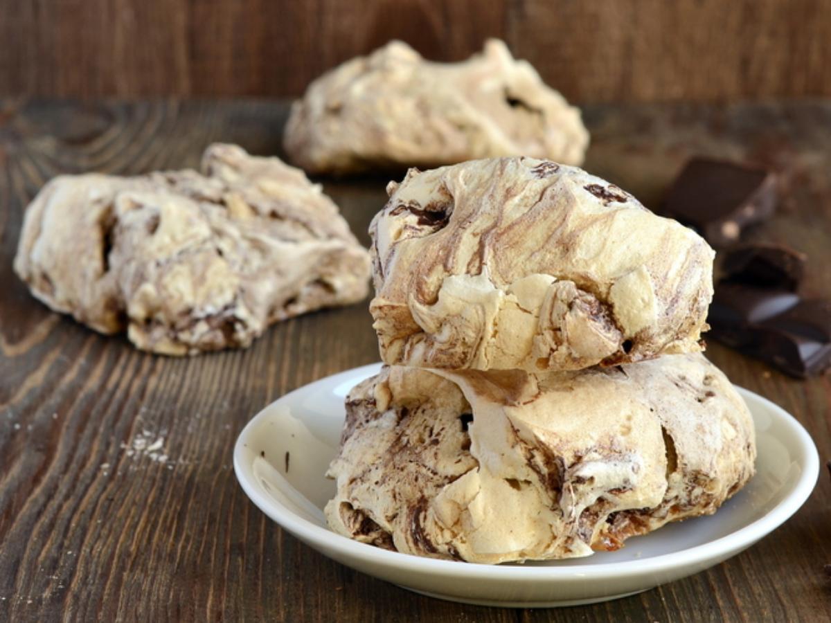 Toasted Coconut and Dark Chocolate Meringues Healthy Recipe