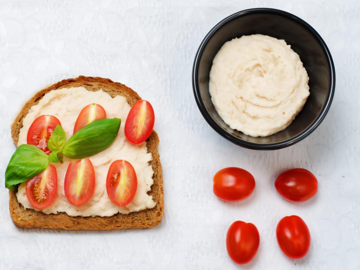 Tomato and Hummus on Rye Healthy Recipe