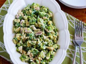 VegetarianQuorn Chicken and Avocado Salad with Lime and Cilantro Healthy Recipe
