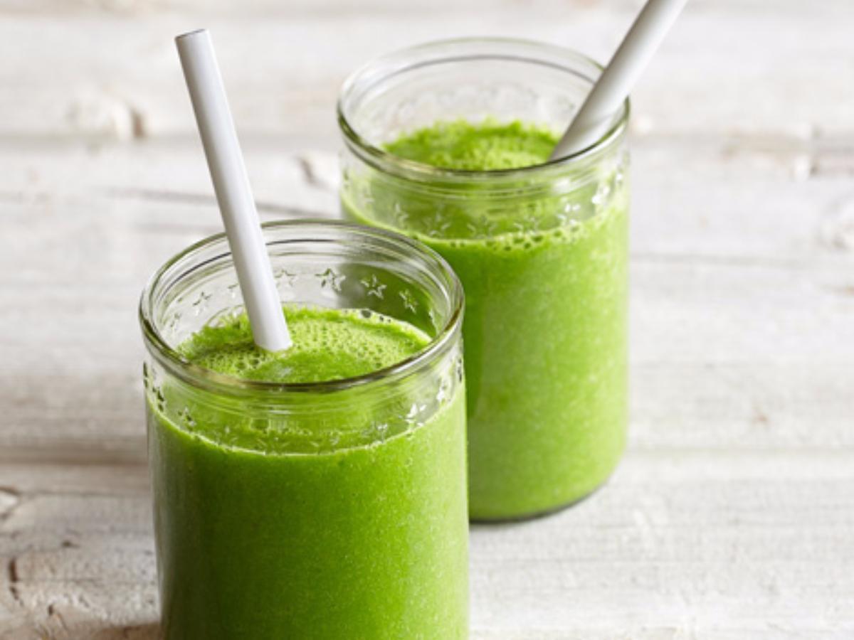 Walnut, Spinach, and Avocado Smoothie Healthy Recipe