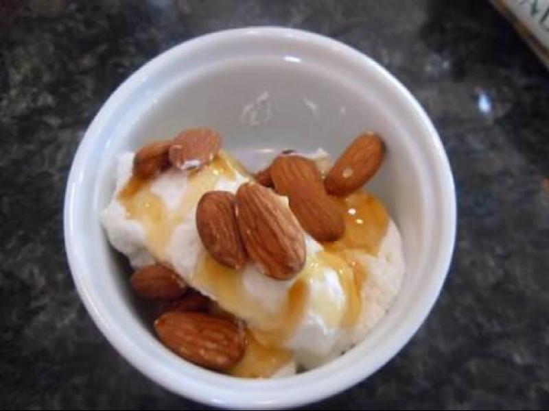 Yogurt with Almonds & Honey Healthy Recipe