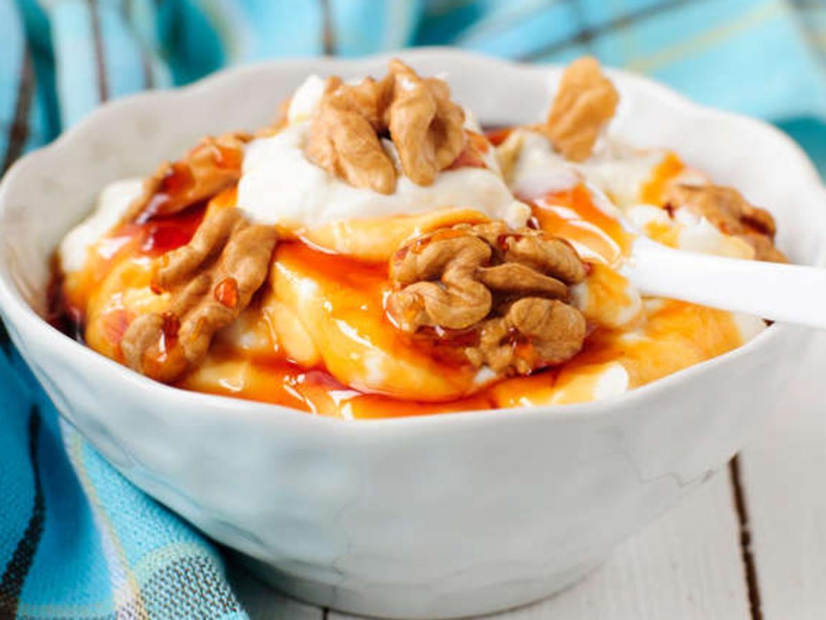 Yogurt with Walnuts & Honey Healthy Recipe